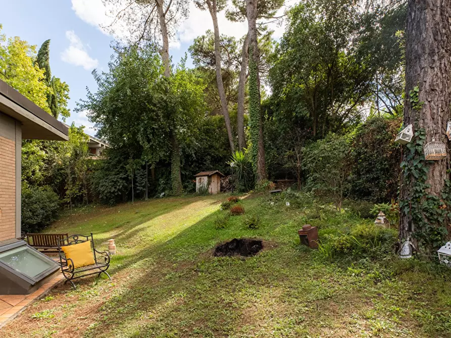 Immagine 35 di Appartamento in affitto  in Via della Camilluccia741 a Roma