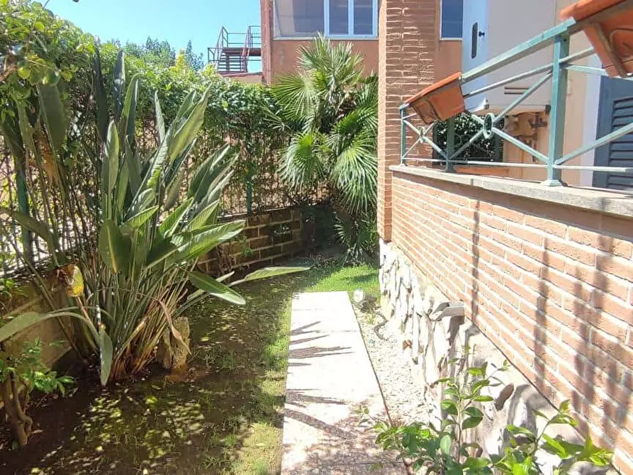 Immagine 29 di Appartamento in affitto  in Via Felice Caronni52 a Roma