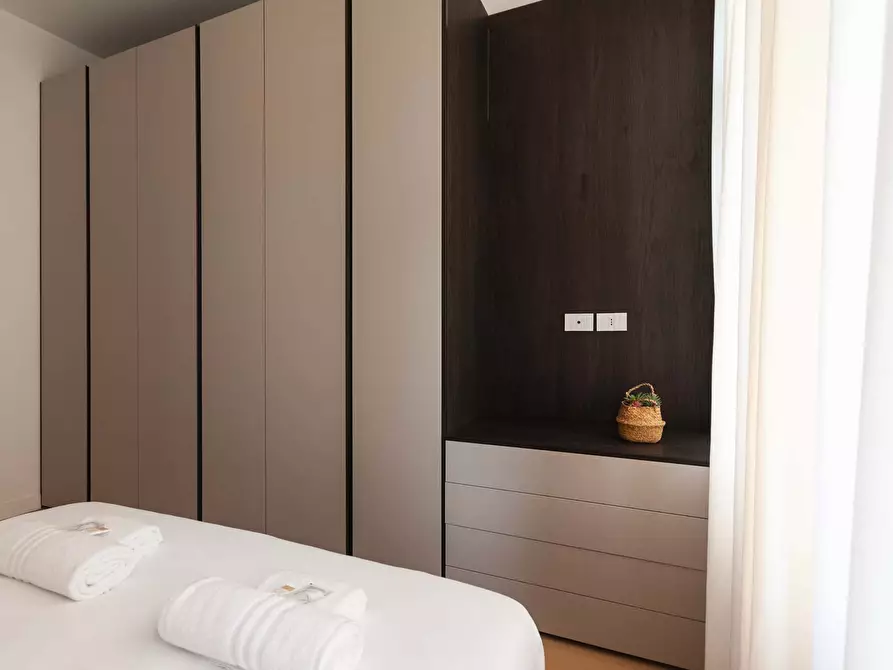 Immagine 21 di Appartamento in affitto  in Via Nino Bixio3 a Milano