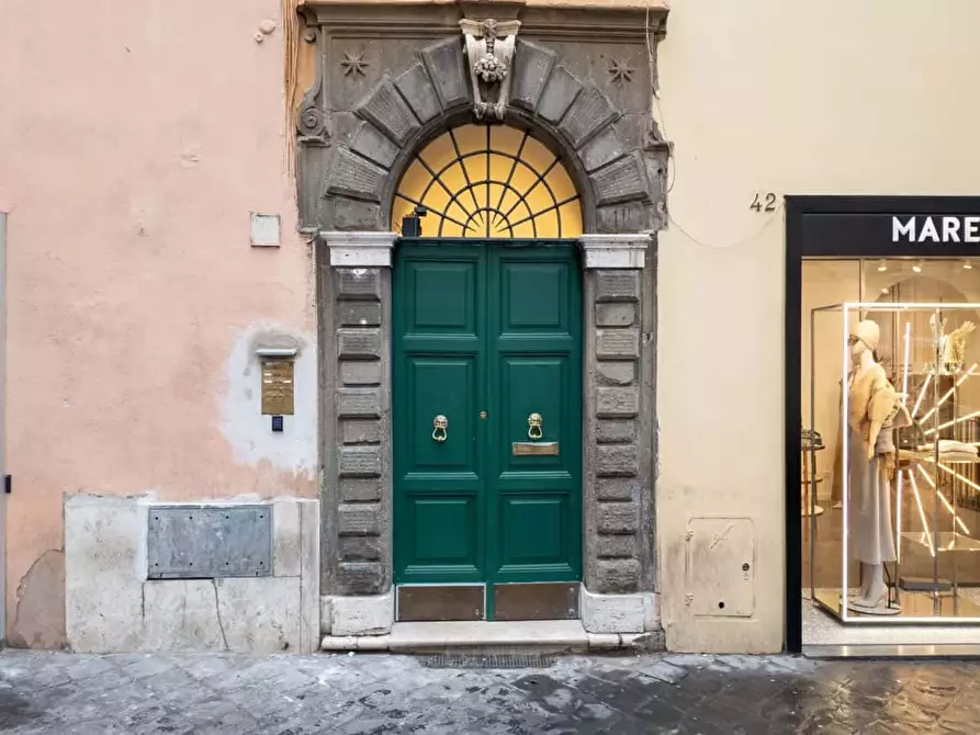 Immagine 27 di Appartamento in affitto  in Via Frattina a Roma