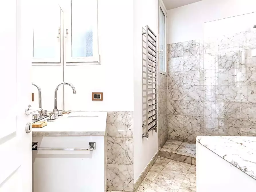 Immagine 21 di Appartamento in affitto  in Via Sardegna31 a Milano