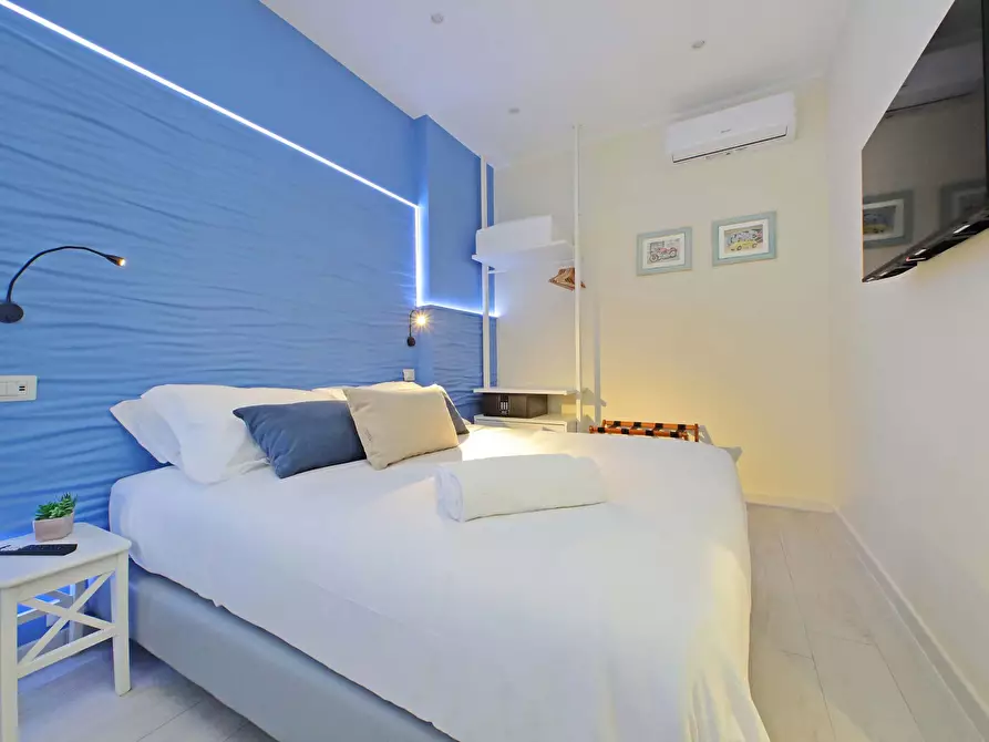 Immagine 21 di Appartamento in affitto  in Via Taranto93 a Roma