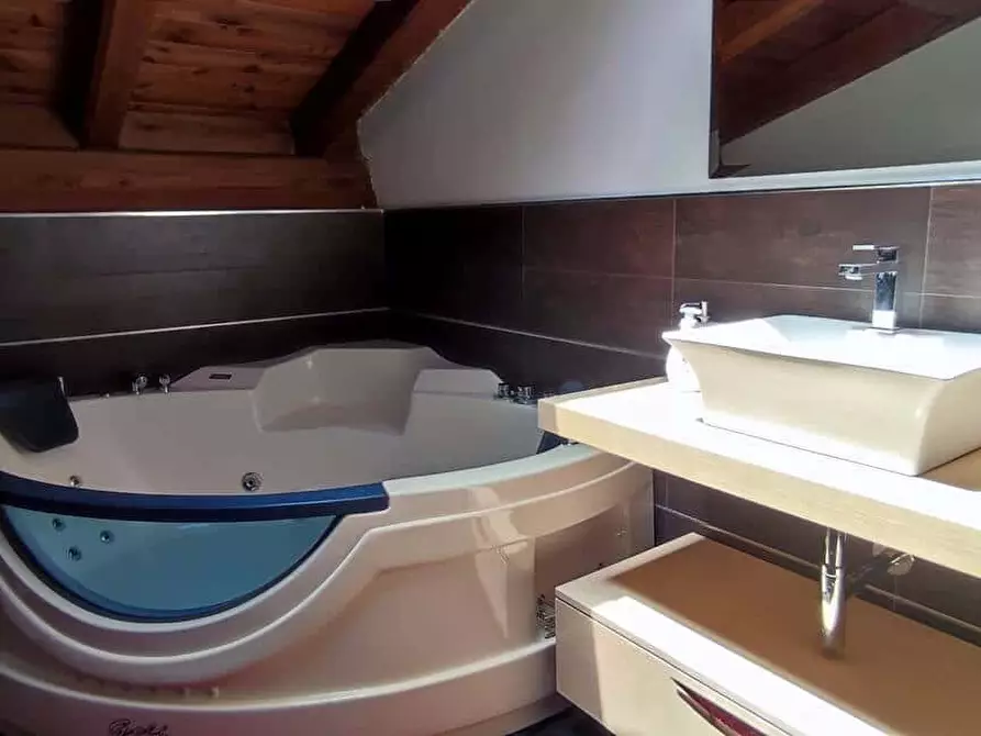 Immagine 12 di Appartamento in affitto  in Via Felice Caronni52 a Roma