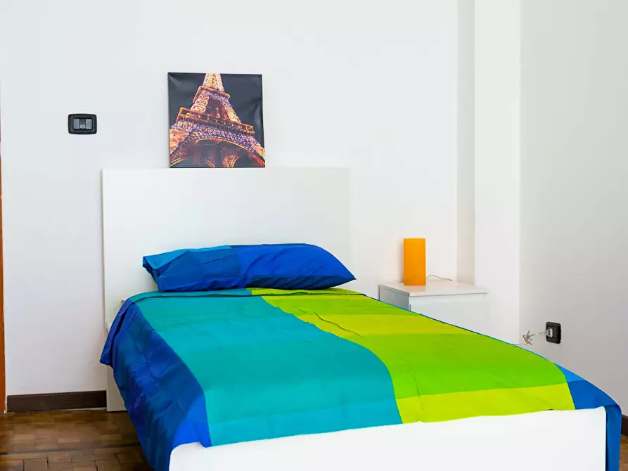 Immagine 2 di Camera in affitto  in Piazza Tancredi Galimberti a Torino