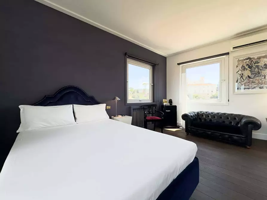 Immagine 2 di Appartamento in affitto  in Via Mario de' Fiori42 a Roma