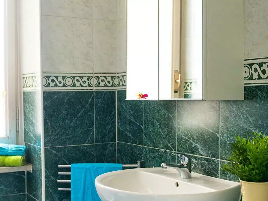 Immagine 13 di Camera in affitto  in Piazza Tancredi Galimberti a Torino