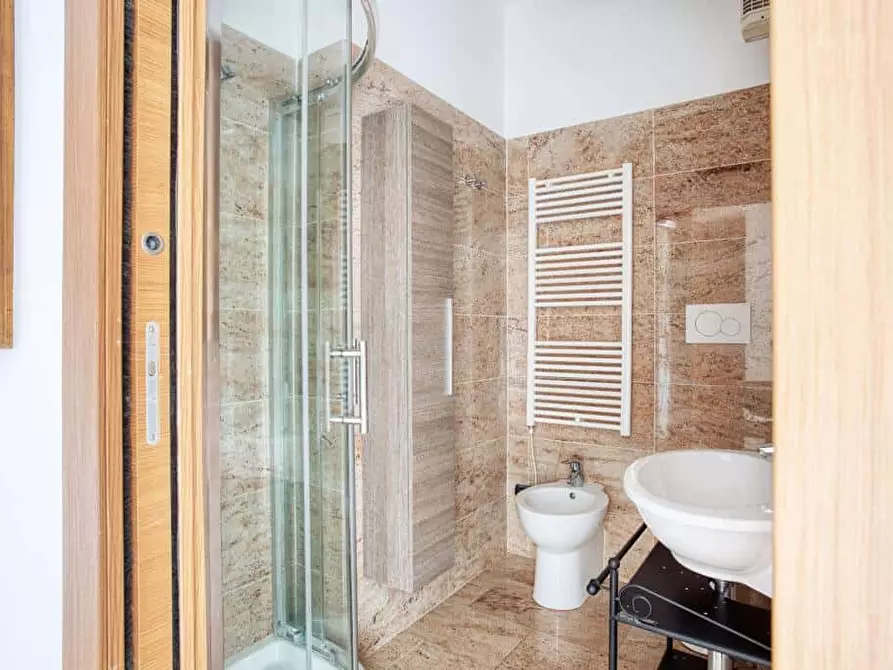 Immagine 22 di Appartamento in affitto  in Via Volvinio37 a Milano