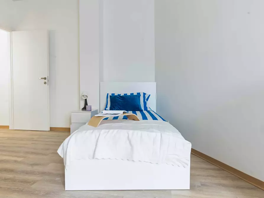 Immagine 5 di Camera in affitto  in Via Elba a Torino