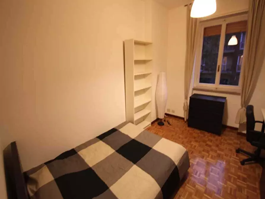 Immagine 4 di Camera in affitto  in Via Emilio De Marchi8 a Milano