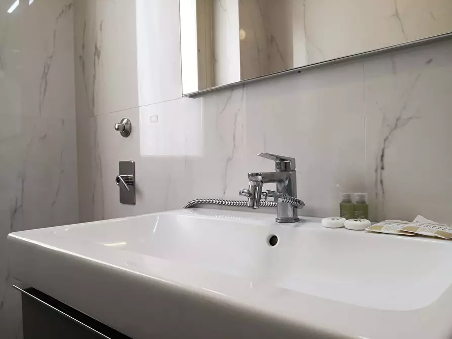 Immagine 19 di Appartamento in affitto  in Via Vincenzo Monti55 a Milano