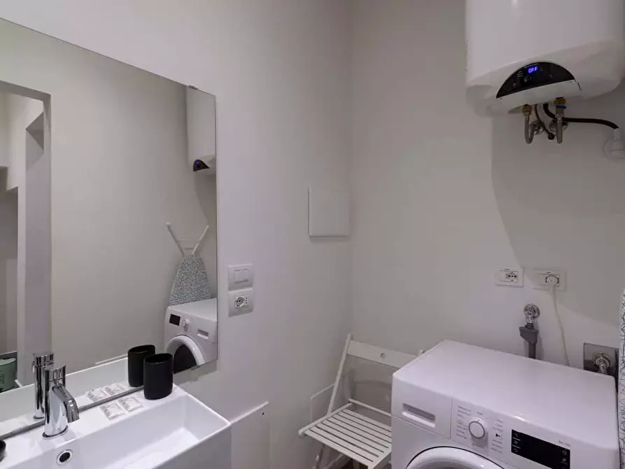 Immagine 19 di Appartamento in affitto  in Via Dante Alighieri16 a Firenze