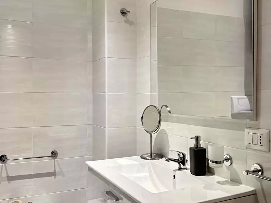 Immagine 11 di Appartamento in affitto  in Via Gustavo Fara30 a Milano