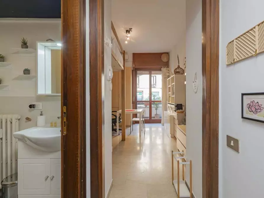 Immagine 23 di Appartamento in affitto  in Via Melzo13 a Milano