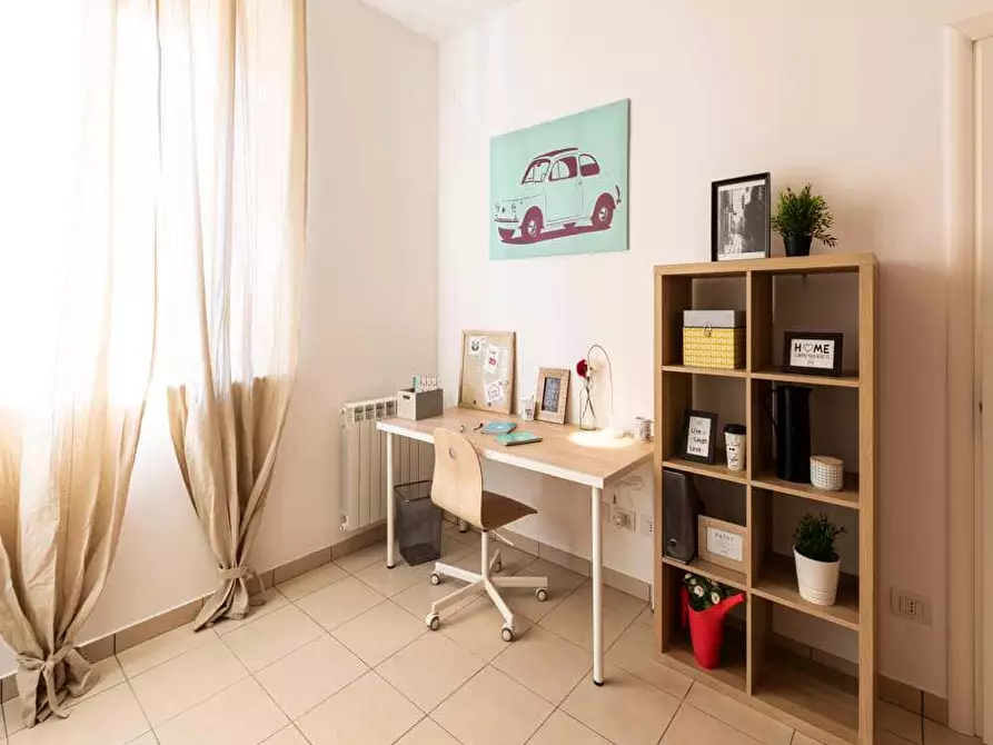 Immagine 8 di Camera in affitto  in Via Gardone5 a Milano