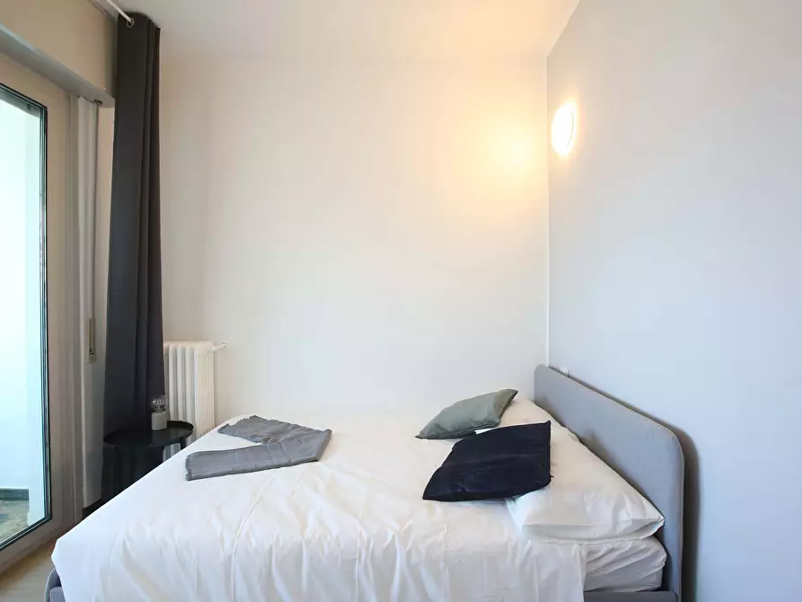 Immagine 5 di Camera in affitto  in Via Benjamin Constant2 a Milano