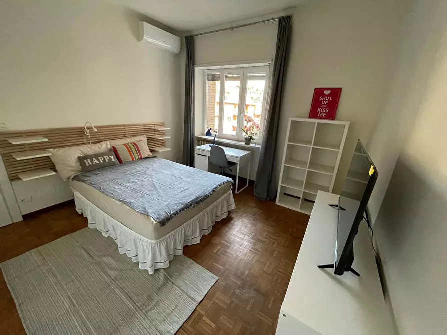Immagine 16 di Camera in affitto  in Via Tiziano Vecellio46 a Torino