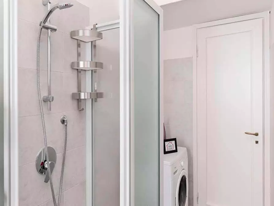 Immagine 27 di Camera in affitto  in Via Cosseria1 a Milano