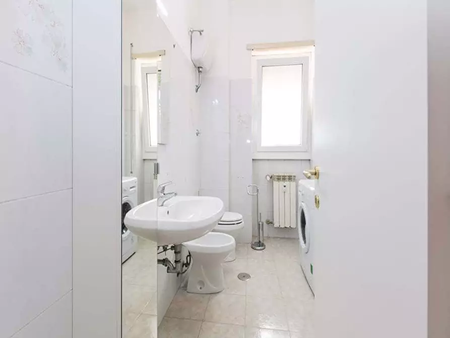 Immagine 5 di Camera in affitto  in Via Oderisi Da Gubbio198 a Roma