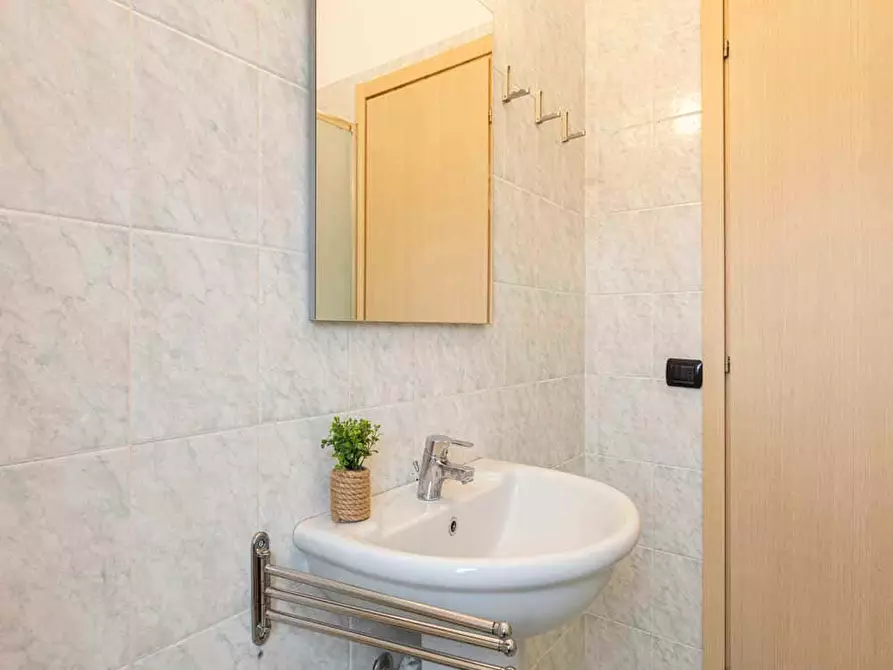 Immagine 5 di Camera in affitto  in Via Amatore Sciesa7 a Milano