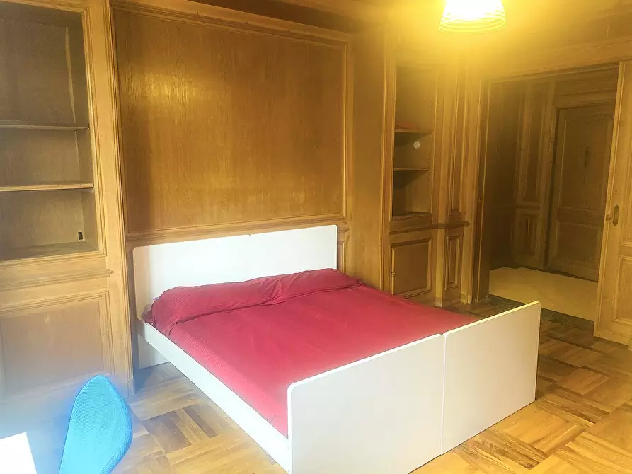 Immagine 2 di Camera in affitto  in Via Giovanni Segantini75 a Milano