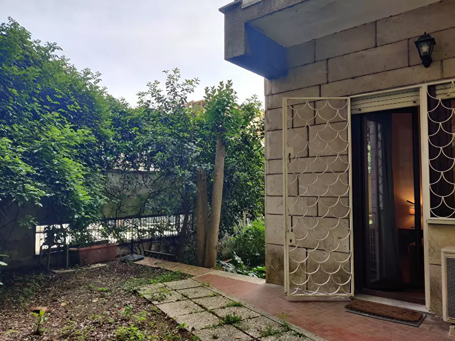 Immagine 40 di Appartamento in affitto  in Via Nera9 a Roma