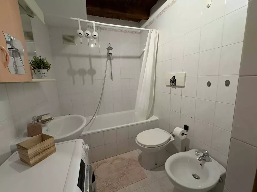 Immagine 12 di Appartamento in affitto  in Via Andrea Alciato20 a Como