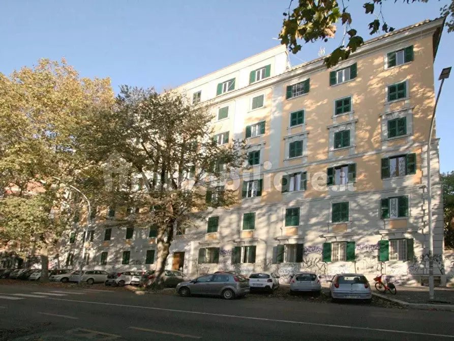 Immagine 16 di Camera in affitto  in Via Ostiense343 a Roma