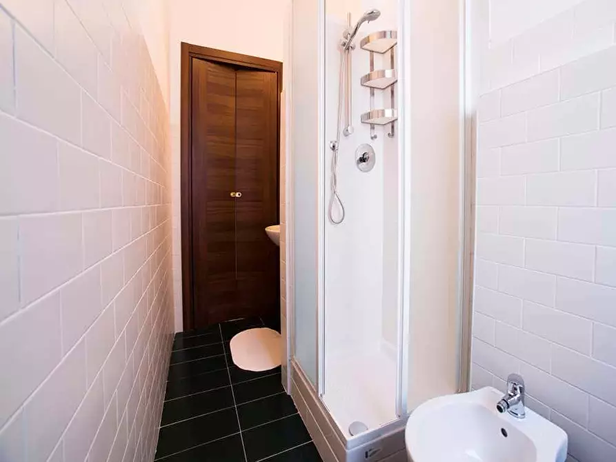 Immagine 13 di Camera in affitto  in Via Francesco Arese12 a Milano