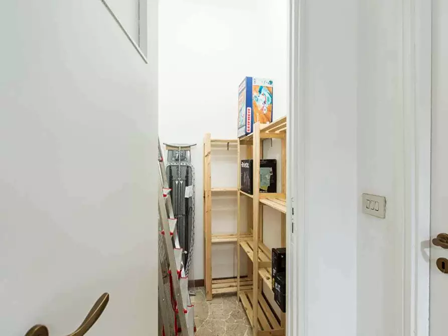 Immagine 35 di Camera in affitto  in Via Ginestre6 a Buccinasco