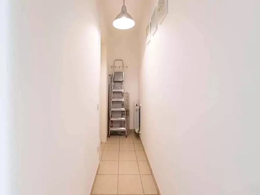 Immagine 14 di Camera in affitto  in Via Gardone5 a Milano