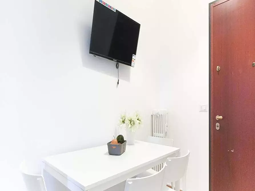 Immagine 10 di Camera in affitto  in Via Ariberto1 a Milano