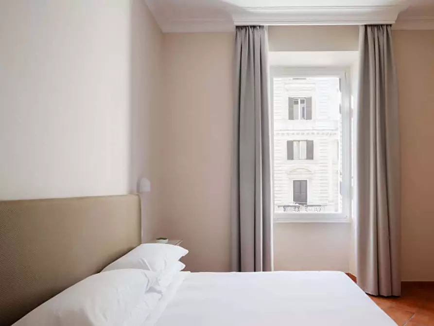 Immagine 6 di Appartamento in affitto  in Via Cavour310 a Roma
