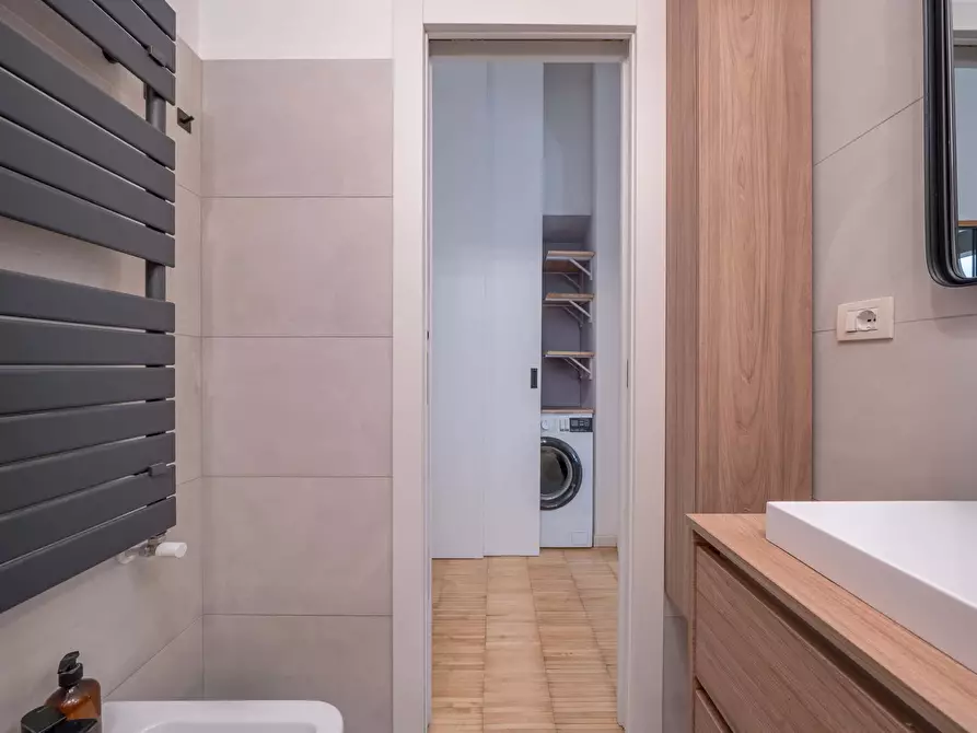 Immagine 21 di Appartamento in affitto  in Via Emilio Cornalia12 a Milano