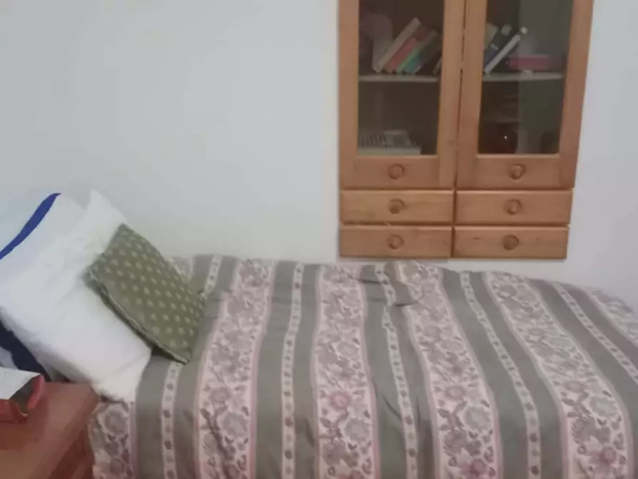 Immagine 1 di Camera in affitto  in Via Ernesto Ovidi20 a Roma