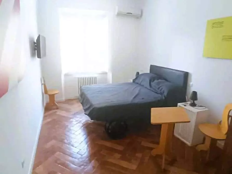 Immagine 4 di Appartamento in affitto  in Discesa Gaiola72 a Napoli