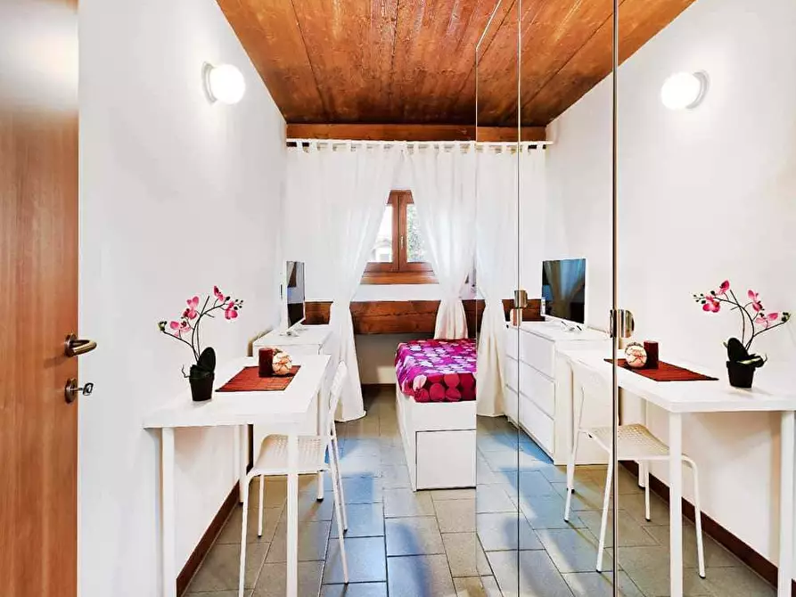 Immagine 1 di Camera in affitto  in Via Jacopo della Quercia11 a Milano