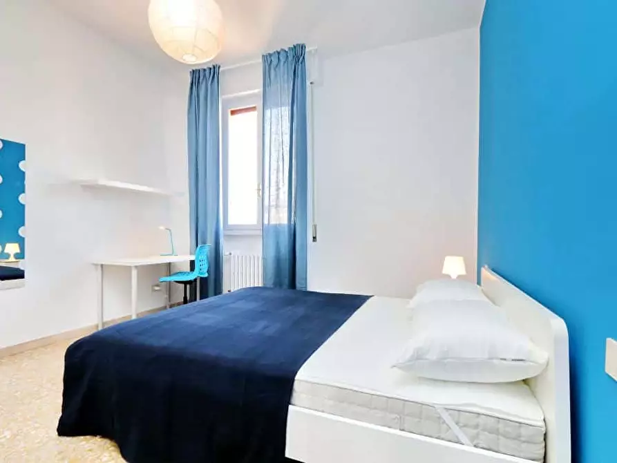 Immagine 4 di Camera in affitto  in Via Vincenzo Bellini56 a Firenze