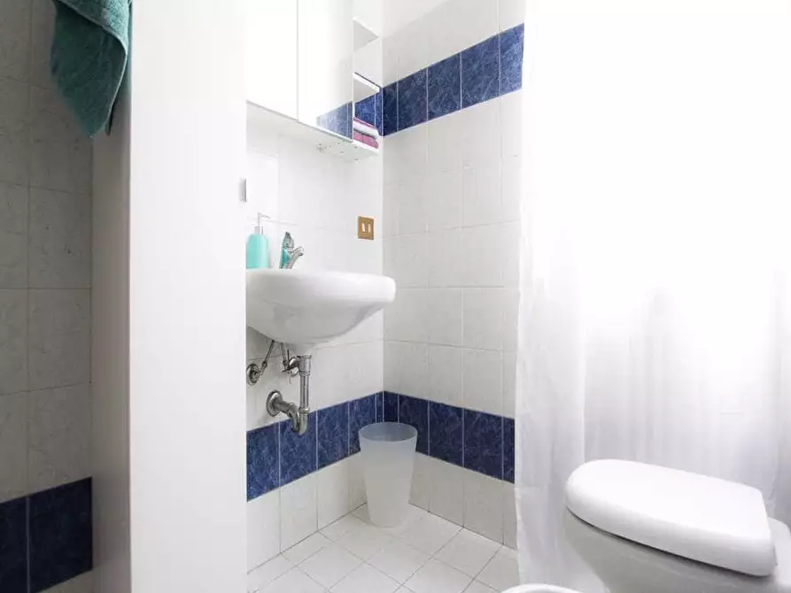 Immagine 7 di Camera in affitto  in Viale Ortles86 a Milano