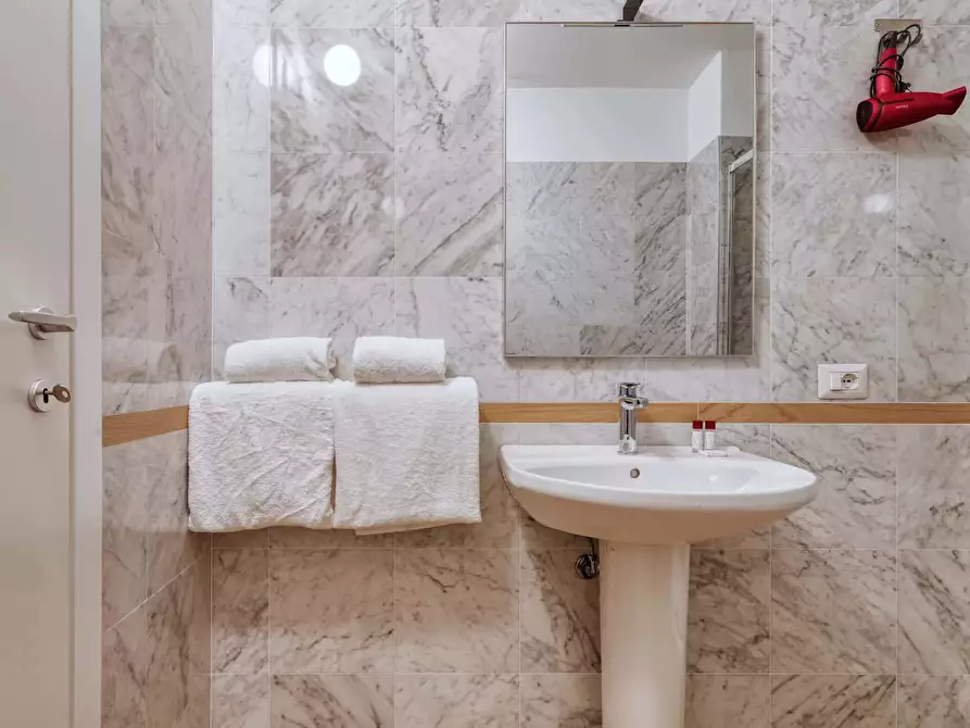 Immagine 32 di Appartamento in affitto  in Via Antonio Banfi a Milano