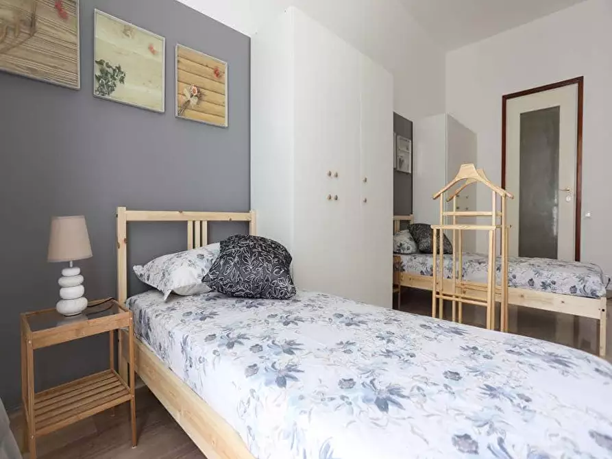 Immagine 2 di Camera in affitto  in Viale Romagna5 a Milano