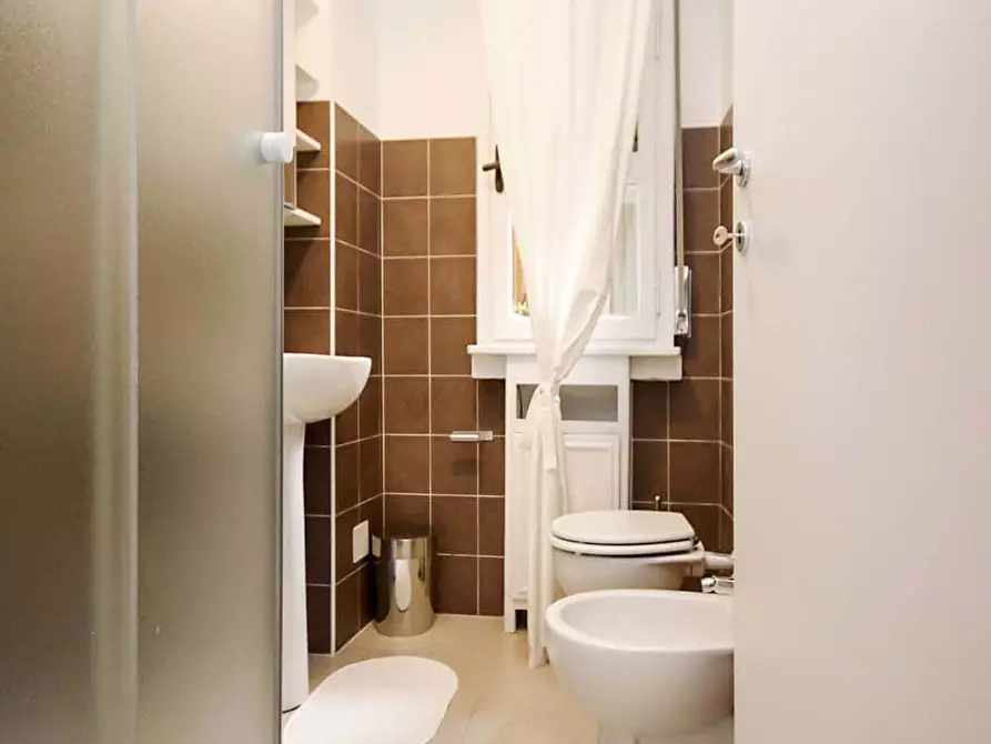 Immagine 9 di Camera in affitto  in Via Cesare Battisti21 a Milano