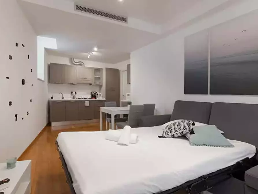 Immagine 4 di Appartamento in affitto  in Via Felice Venezian23 a Trieste