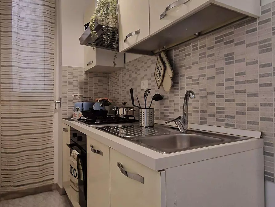 Immagine 13 di Camera in affitto  in Via in Selci54 a Roma