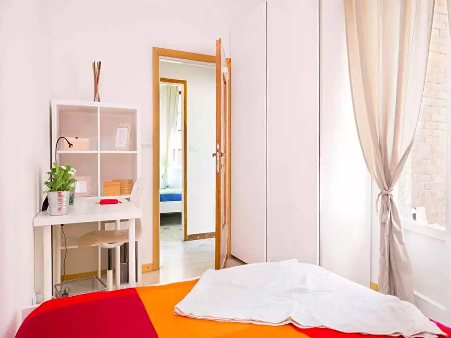 Immagine 2 di Camera in affitto  in Via Salvatore Barzilai14 a Milano