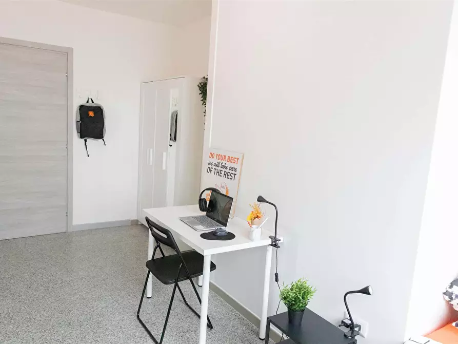 Immagine 2 di Camera in affitto  in Via Dante Alighieri108 a Cagliari