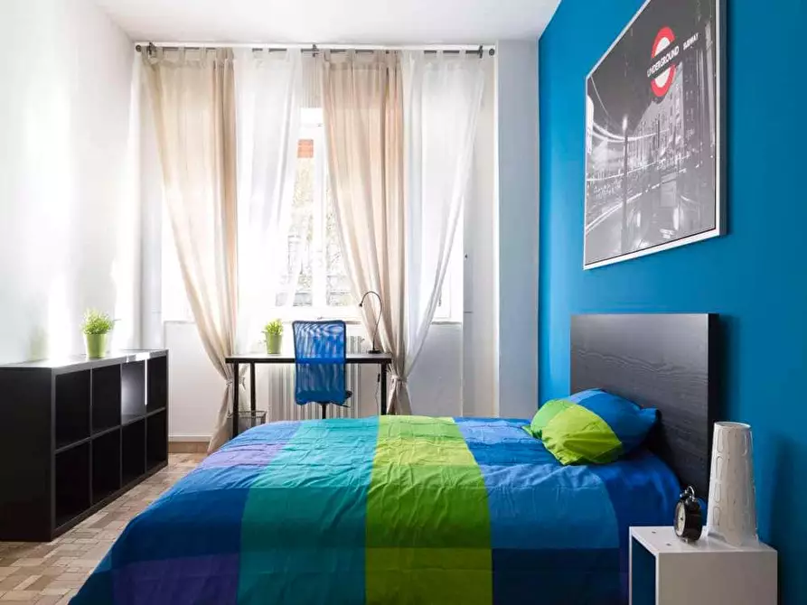 Immagine 5 di Camera in affitto  in Via Andrea Costa33 a Milano