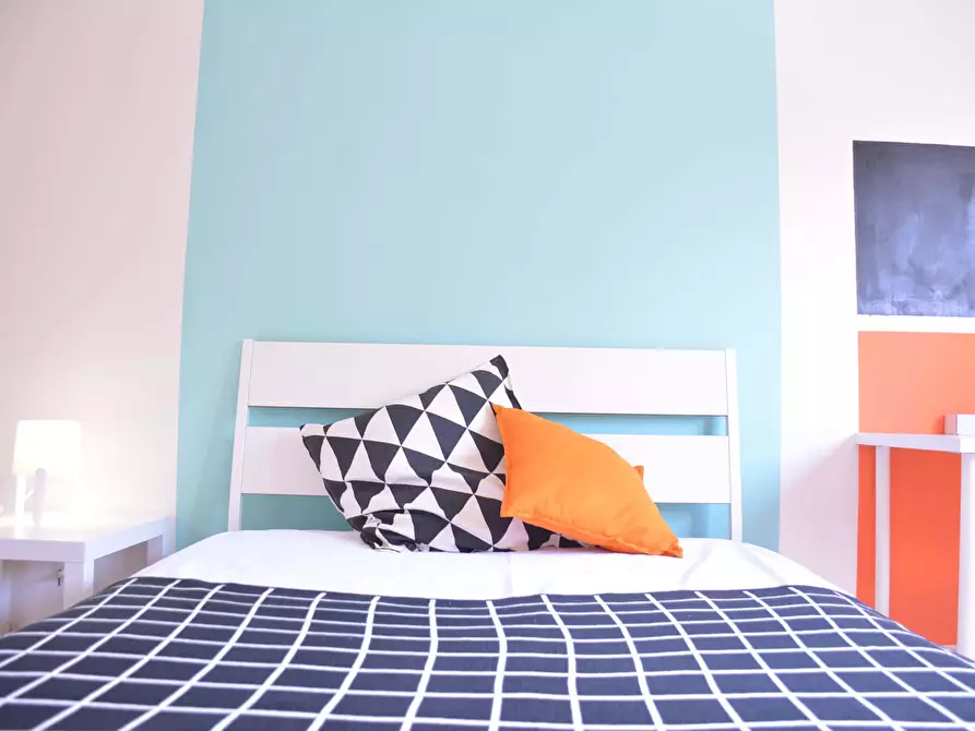 Immagine 2 di Camera in affitto  in Via Is Mirrionis87 a Cagliari