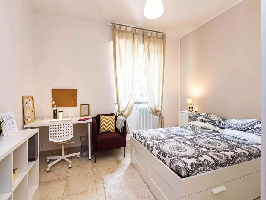 Immagine 2 di Camera in affitto  in Via Giuseppe Regaldi19 a Milano