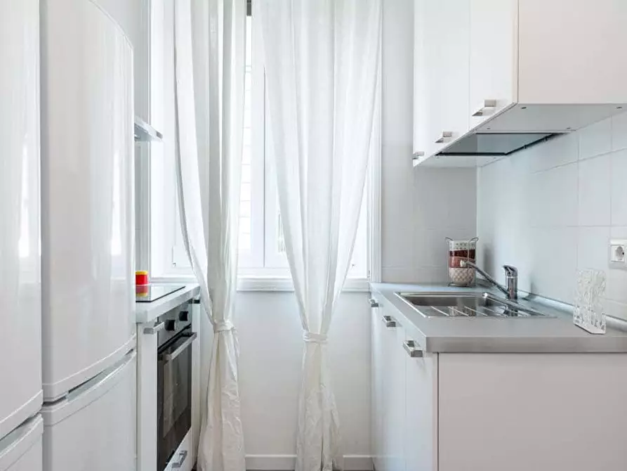 Immagine 8 di Camera in affitto  in Via Macedonio Melloni6 a Milano