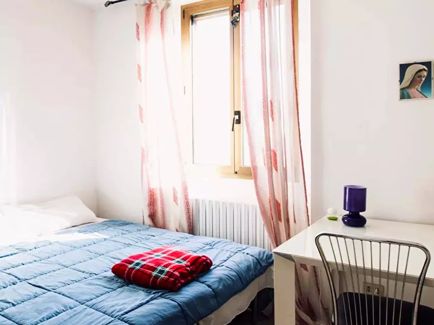 Immagine 2 di Camera in affitto  in Viale Tibaldi10 a Milano